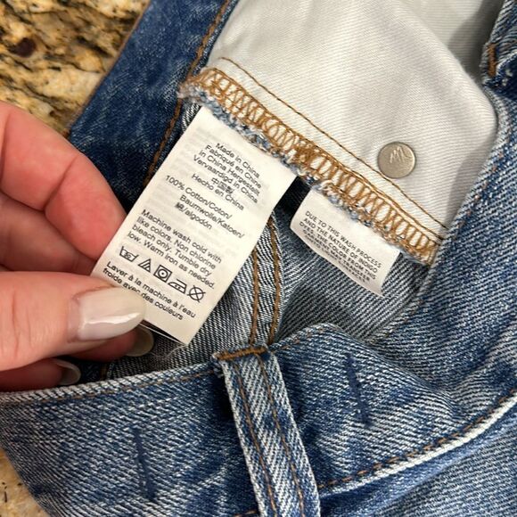 Madewell Rigid Denim A-Line Mini Skirt in Hughes Wash Button-Front Size 26 - Picture 6 of 9